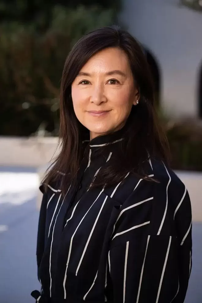 60岁吴明华离婚3天亮相，大女主气场绝了！蔡崇信娶她为啥被说“高攀”？