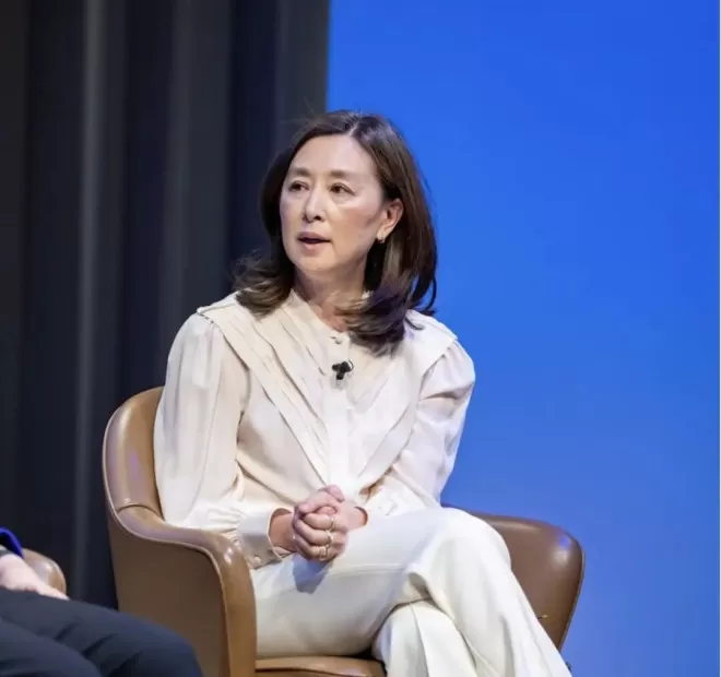 60岁吴明华离婚3天亮相，大女主气场绝了！蔡崇信娶她为啥被说“高攀”？