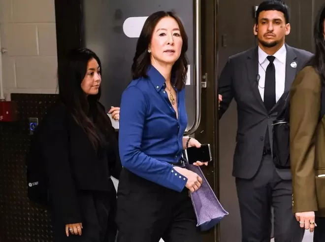 60岁吴明华离婚3天亮相，大女主气场绝了！蔡崇信娶她为啥被说“高攀”？