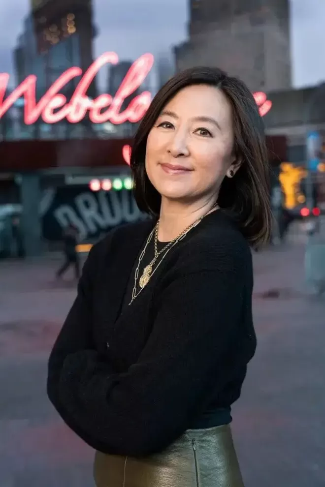 60岁吴明华离婚3天亮相，大女主气场绝了！蔡崇信娶她为啥被说“高攀”？