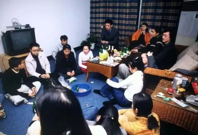 60岁吴明华离婚3天亮相，大女主气场绝了！蔡崇信娶她为啥被说“高攀”？