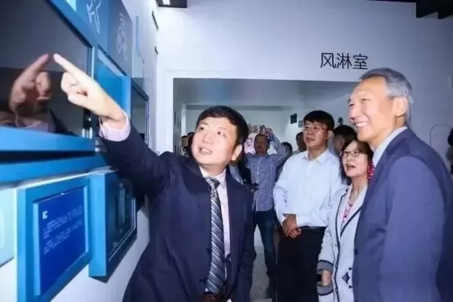 又一个顶流老板，分给员工300亿