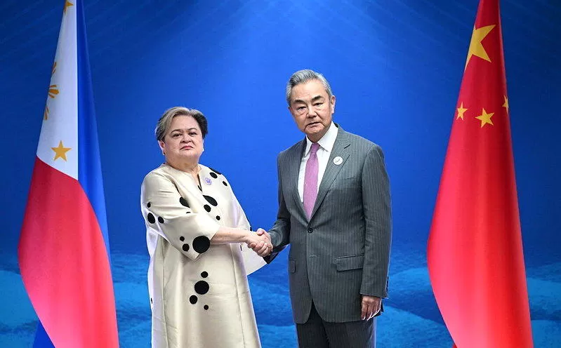 菲律宾大马尼拉惊见5具棺木 留有“反菲共”及“反中国”讯息