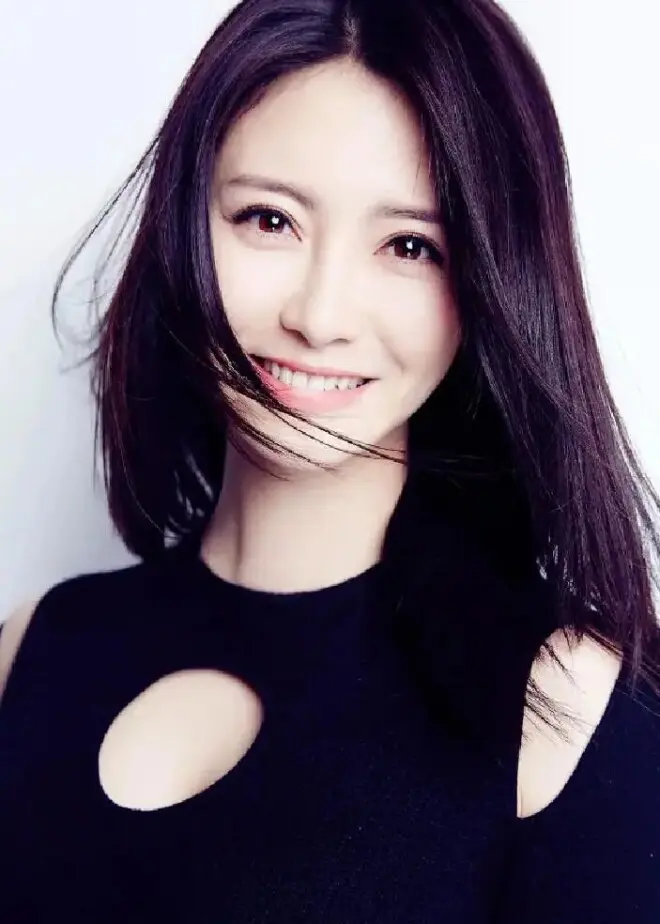 39岁女演员自曝破产！70万积蓄几天亏光，如今靠老母亲2000元度日