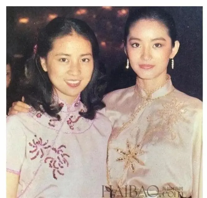 如今见72岁林凤娇，跟71岁成龙同框老得认不出