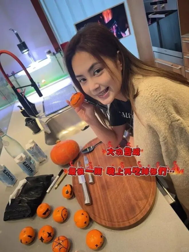 阿娇晒出香港的豪宅,全屋布置温馨舒适,富有少女气息