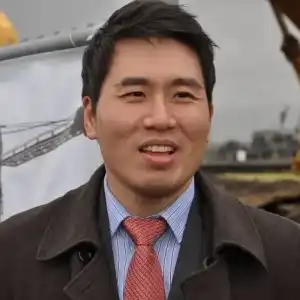 自由党华裔议员陈圣源宣布辞职 因车祸伤重难赴国会