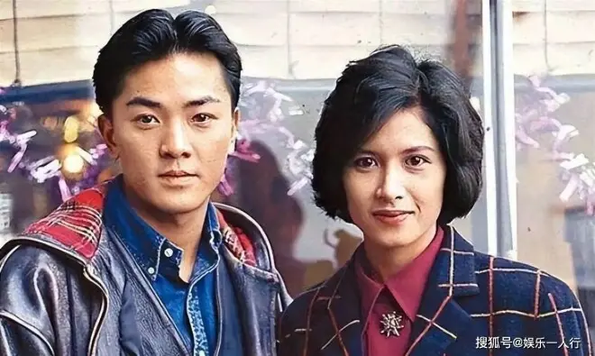 隐居日本三年后回流香港？郑伊健夫妇筲箕湾拼桌吃15块鱼蛋粉！蒙嘉慧脸圆了