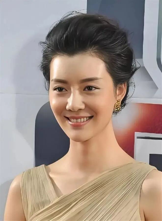 车晓谈前夫:除了我妈他最爱我,但他的爱令我无法承受