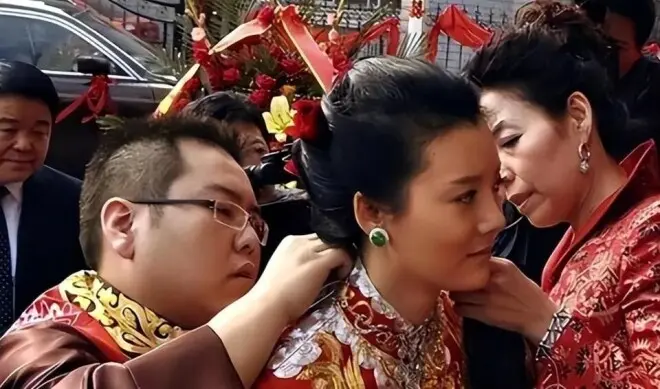 车晓谈前夫:除了我妈他最爱我,但他的爱令我无法承受