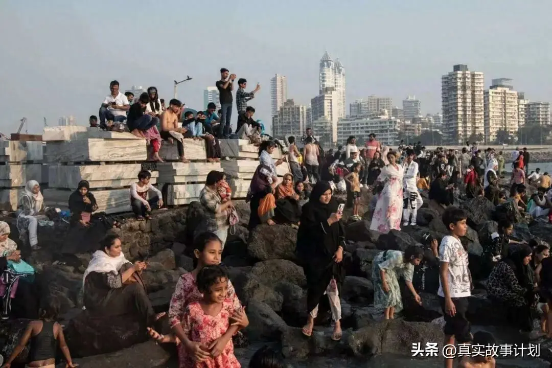穷人愈穷，富人愈富：k型社会分化与一个更丑陋的未来