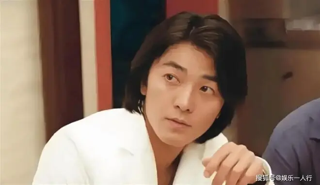 隐居日本三年后回流香港？郑伊健夫妇筲箕湾拼桌吃15块鱼蛋粉！蒙嘉慧脸圆了