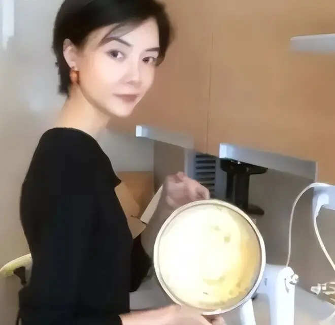 车晓谈前夫:除了我妈他最爱我,但他的爱令我无法承受