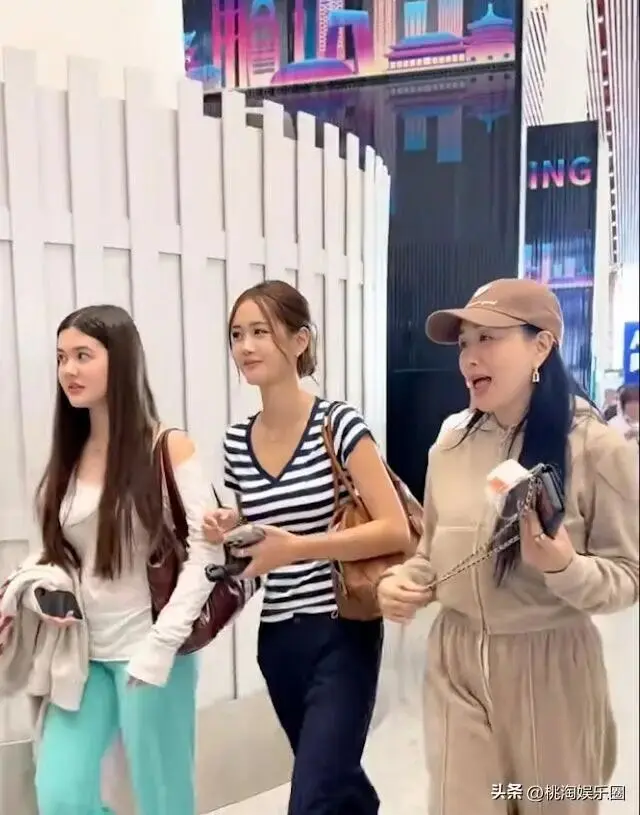 钟丽缇合体林志颖重现16年前旧照，网友吐槽