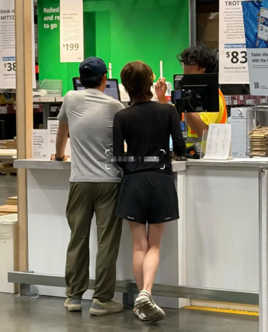 郑恺苗苗加拿大买家具被偶遇，被曝在西温定居，原来一切早有预料