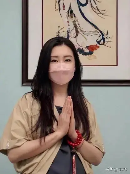 王祖贤7年铁粉宣布脱粉！对女神心寒原因曝光，艾灸店也差评不断
