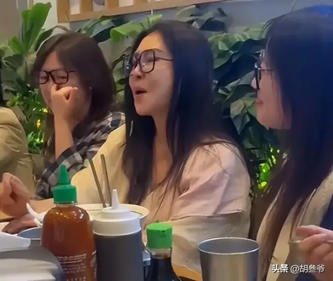 王祖贤7年铁粉宣布脱粉！对女神心寒原因曝光，艾灸店也差评不断