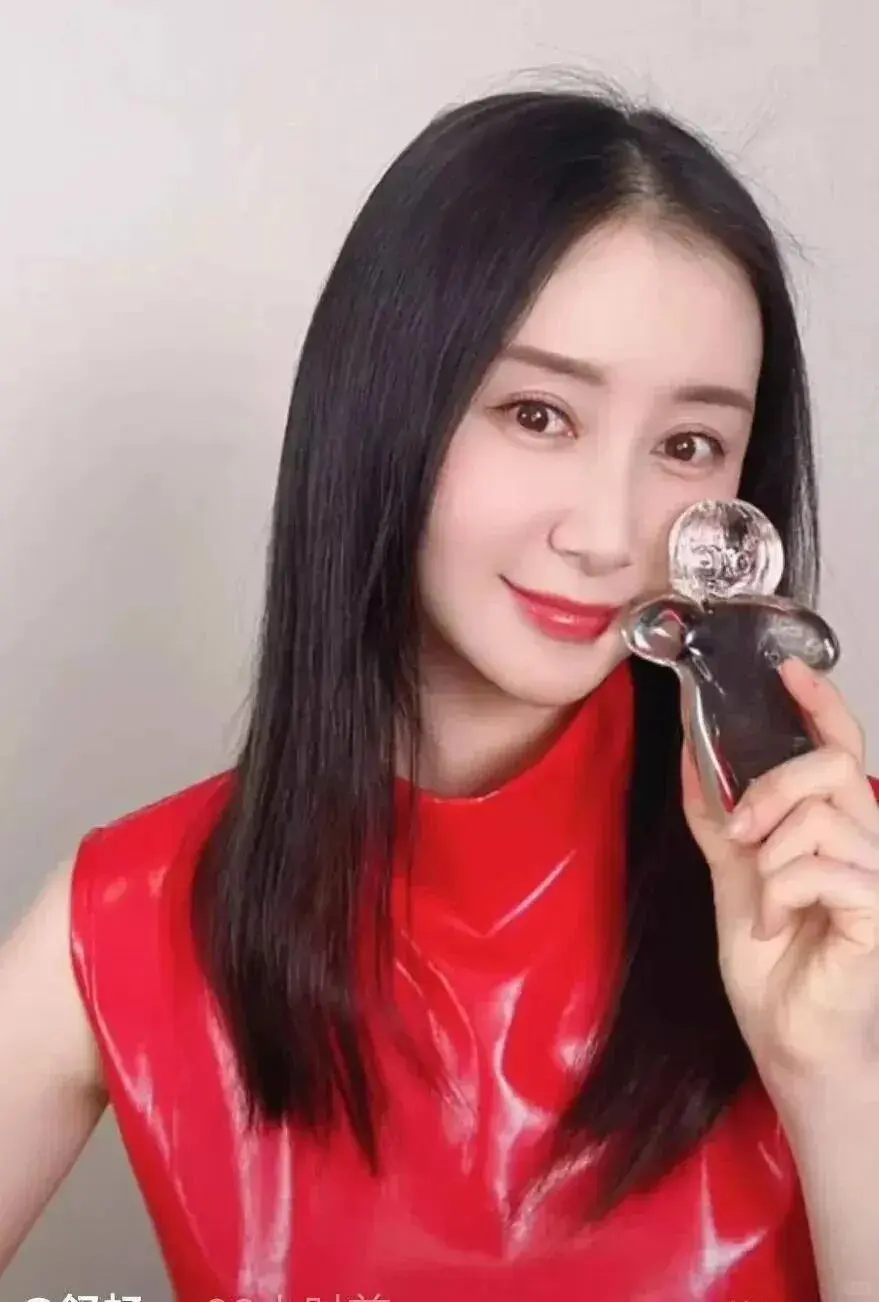 7年无戏可拍，39岁童年女神近况曝光：怎么沦落成这样...
