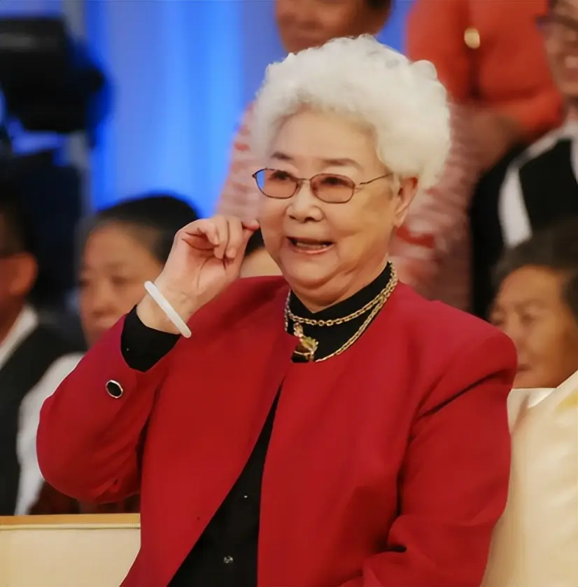 常香玉、秦怡、郭兰英都走了，中国四大人民艺术家，只有她还活着