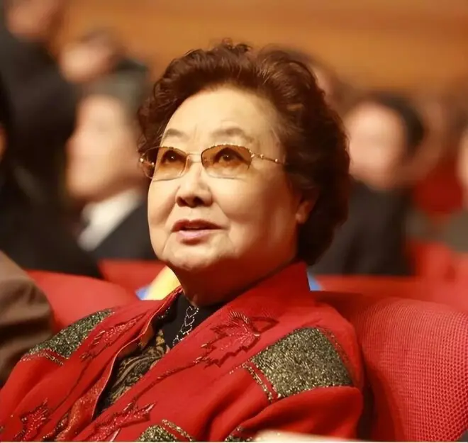 郭兰英退休金有多少?看完她晚年日常,很多人直接沉默