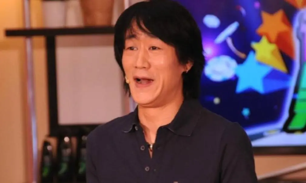 曾红极一时，20岁专辑卖700万张，离婚18年，如今满头白发认不出