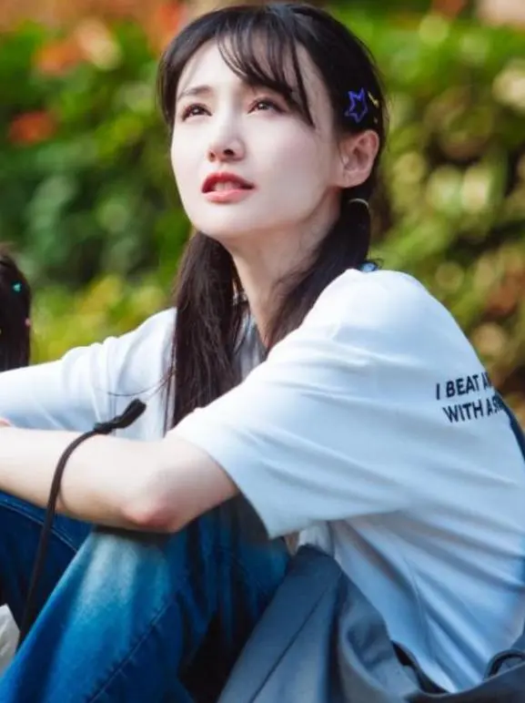 比没钱更糟糕！郑爽美国近况被曝，经济状况被扒，这辈子再难翻身