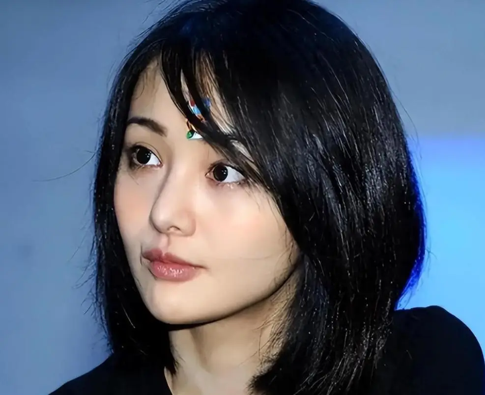 比没钱更糟糕！郑爽美国近况被曝，经济状况被扒，这辈子再难翻身