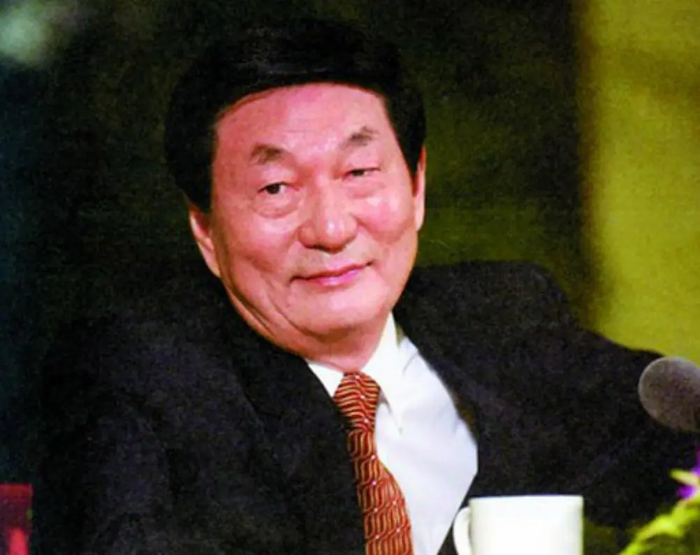 朱镕基退休后淡泊生活：版税4000多万，一分没拿，全捐给贫困孩子