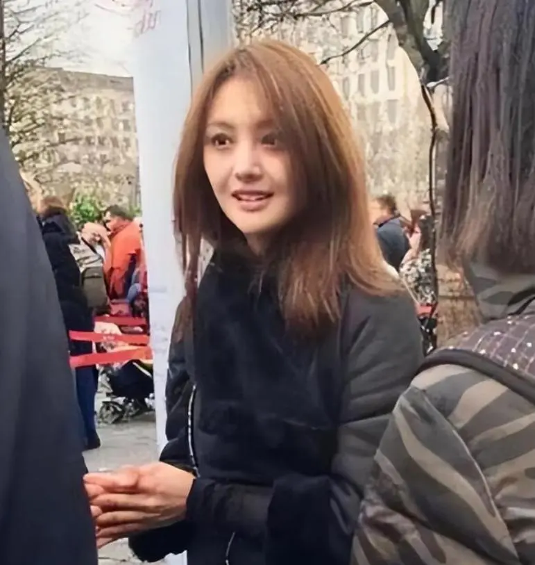 比没钱更糟糕！郑爽美国近况被曝，经济状况被扒，这辈子再难翻身