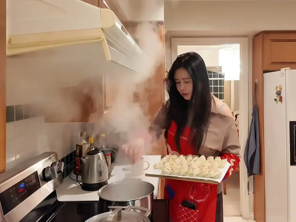 王祖贤要求粉丝专页停更新   外貌常被讨论认难接受负评   传将复出除口罩示人