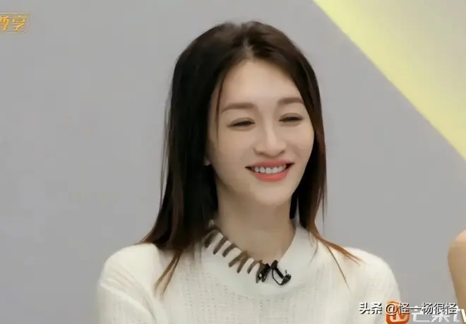 李小冉疑承认离婚，离婚原因被曝和钱有关