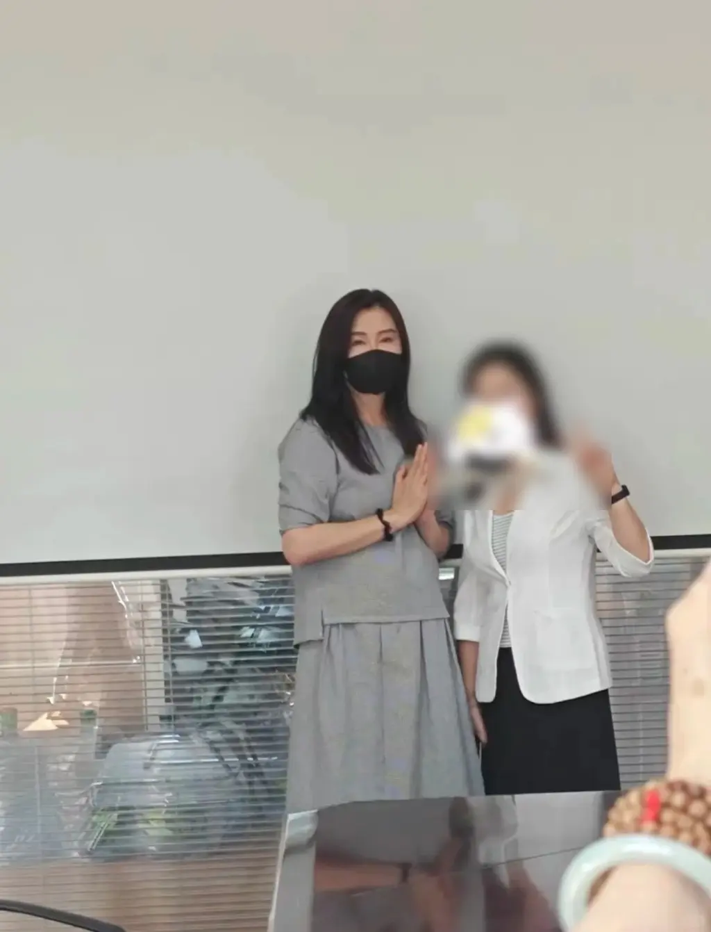 王祖贤要求粉丝专页停更新   外貌常被讨论认难接受负评   传将复出除口罩示人