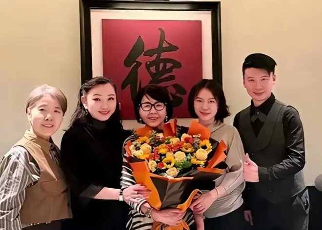 翁帆最新近照曝光！50岁的人，看起来却像30多岁