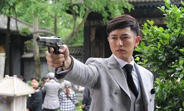 48岁前TVB小生现身加拿大　身形发福转型做厨师