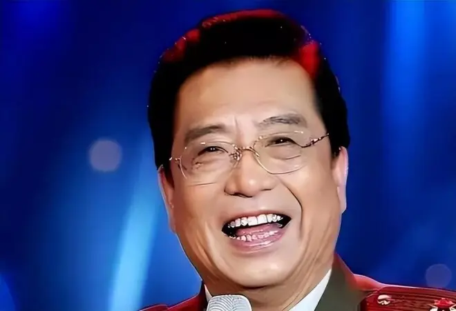 出狱3年仍啃老!李天一被严管,87岁父亲李双江到处商演