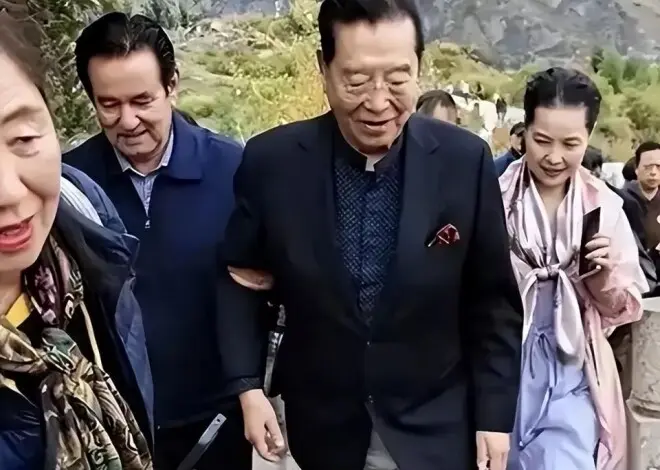 出狱3年仍啃老!李天一被严管,87岁父亲李双江到处商演
