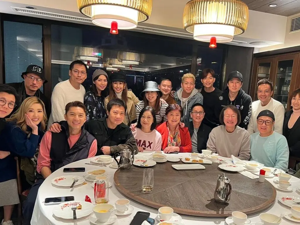 48岁前TVB小生现身加拿大　身形发福转型做厨师