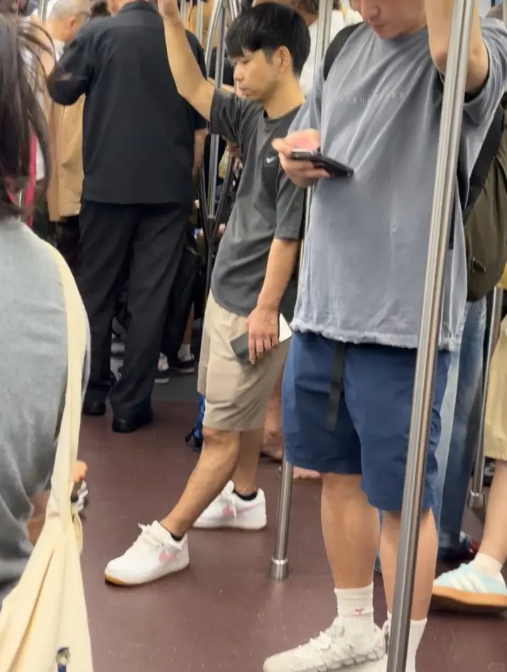 48岁前TVB小生现身加拿大　身形发福转型做厨师