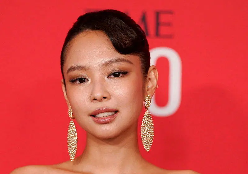 BLACKPINK 10周年纪念活动被骂翻 Jennie发声道歉了