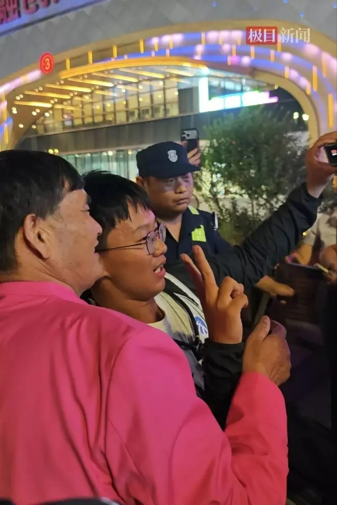 从"农民歌手"到"百变老顽童",58岁朱之文迎来事业第二春