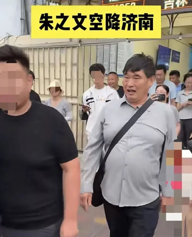 从"农民歌手"到"百变老顽童",58岁朱之文迎来事业第二春