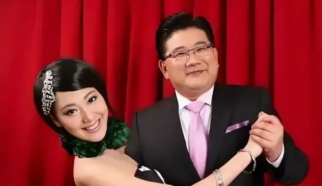 私生活混乱?遭央视"开除"?被传与小尼结婚的她如今咋样了?