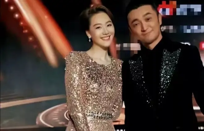 私生活混乱?遭央视"开除"?被传与小尼结婚的她如今咋样了?