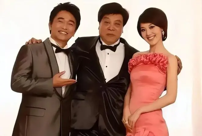 私生活混乱?遭央视"开除"?被传与小尼结婚的她如今咋样了?