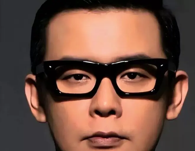 她宁愿单身也不接受谢霆锋,转身嫁豪门生4娃,如今46岁