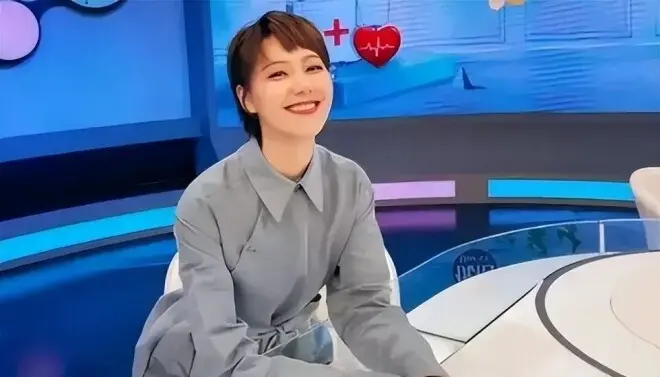 私生活混乱?遭央视"开除"?被传与小尼结婚的她如今咋样了?