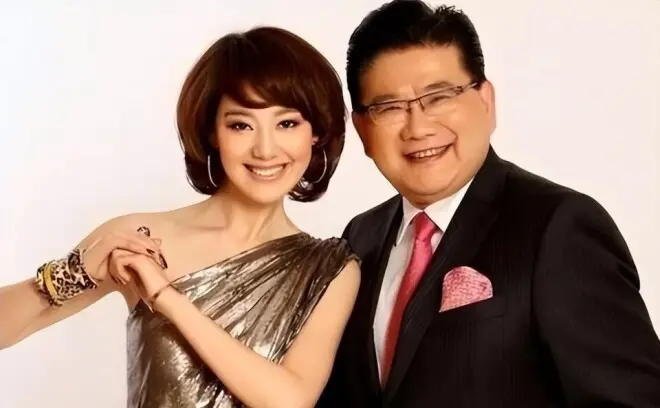 私生活混乱?遭央视"开除"?被传与小尼结婚的她如今咋样了?