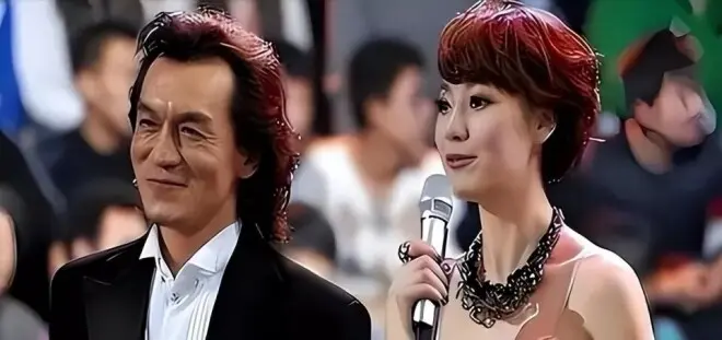 私生活混乱?遭央视"开除"?被传与小尼结婚的她如今咋样了?