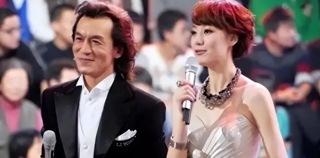 私生活混乱?遭央视"开除"?被传与小尼结婚的她如今咋样了?