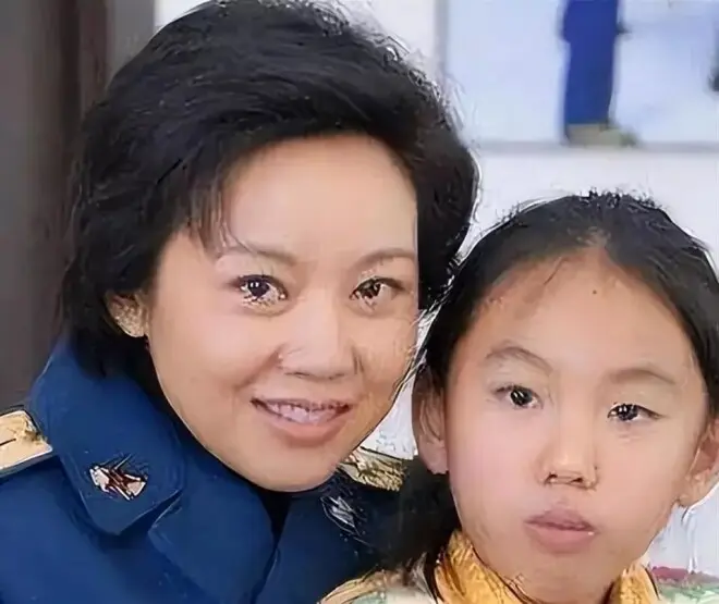 宁愿净身出户,也要与闫妮离婚,邹伟现在怎么样了?